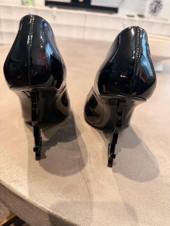 Yves Saint Laurent Glossy Black Patent YSL Logo-Heel Pumps - Picture 2 of 6